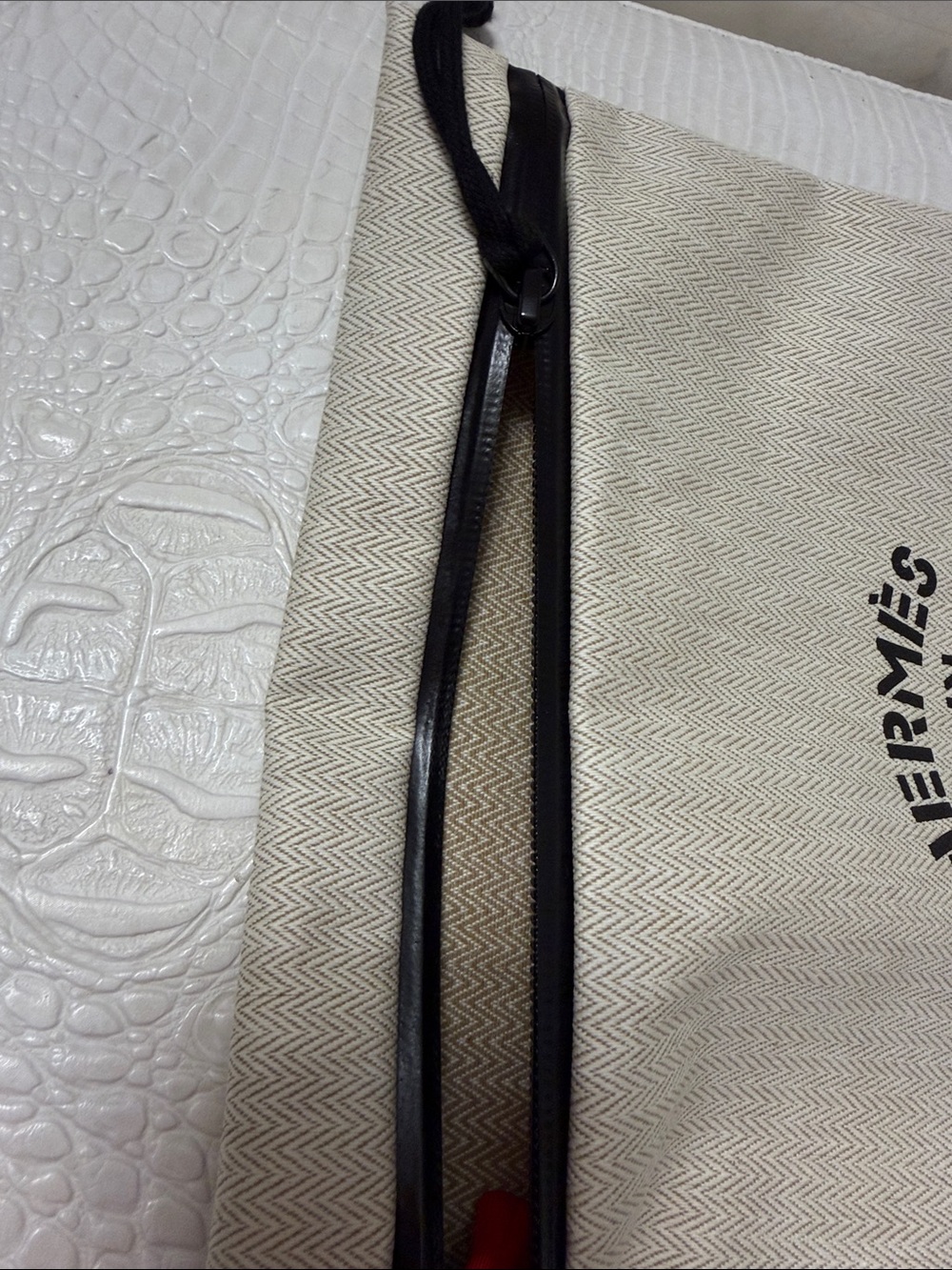 HERMES BAIN SWIMWEAR STORAGE BAG. Cosmetic bag .NEW.
ZIPER POUCH. - Picture 5 of 9